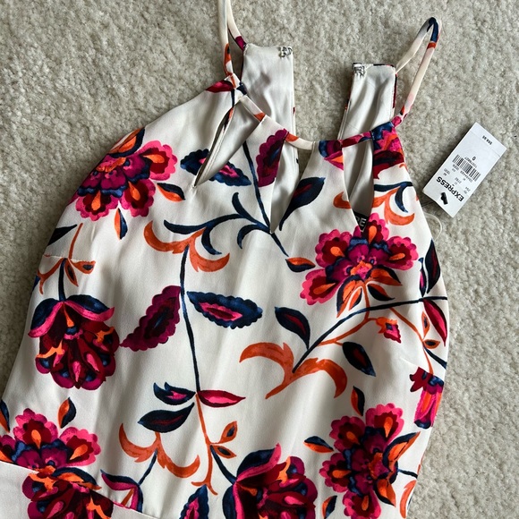 EXPRESS white floral dress NWT - Picture 4 of 6